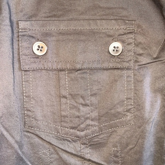 🆕 Calvin Klein Army Button Up - Picture 3 of 4